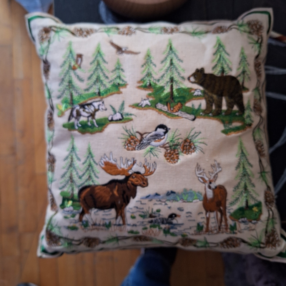 Pillow animal scented Home Accents vintage embroided  pillow.